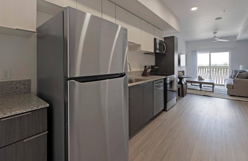 North Mountain Apartment | Landing | Stylish 1BD, Pool, Gym