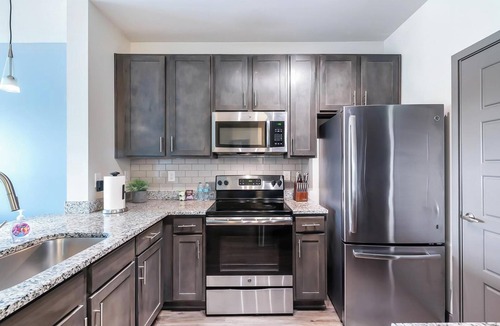 Hurstbourne Apartment | Landing | Stylish 1BD, Clubhouse, Gym