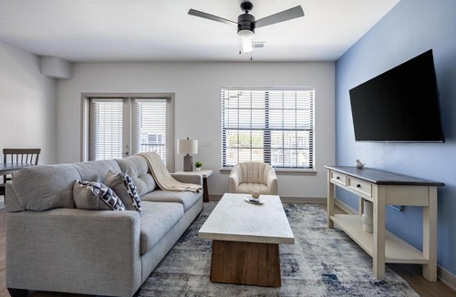 McCordsville Apartment | Landing Stylish 1BD Gym Clubhouse