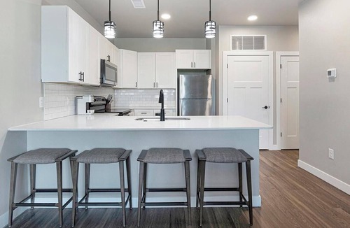 Goodyear Apartment | Landing | Stylish 2BD, Clubhouse