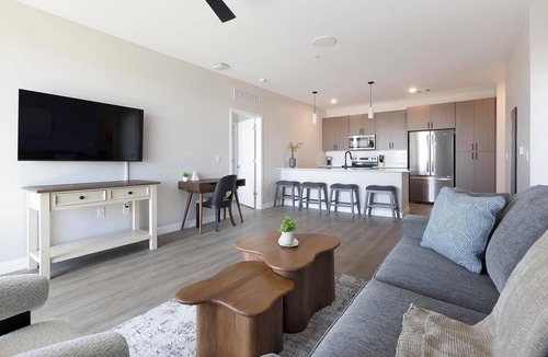 Goodyear Apartment | Landing | Stylish 2BD, Gym, Pool