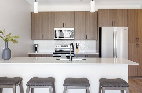 Goodyear Apartment | Landing | Stylish 2BD, Gym, Pool