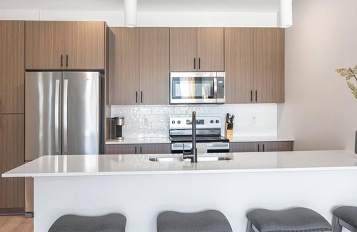 Goodyear Apartment | Landing | Stylish 2BD, Pool, Gym