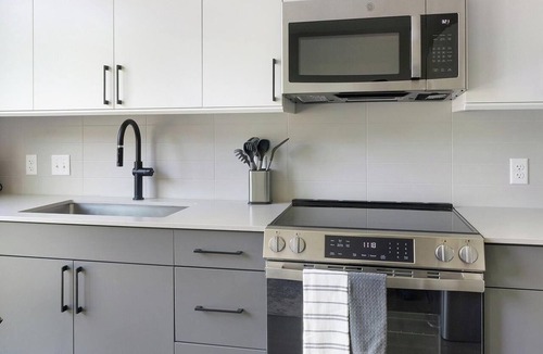 Southwest Raleigh Apartment | Landing | Stylish Studio in Caraleigh