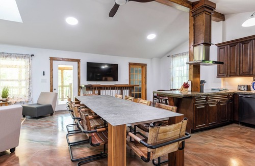 Camp Taylor House | Large 5 bedroom, 3 bath, 2-story house with patio & garden — Near Expo, SDF, Zoo