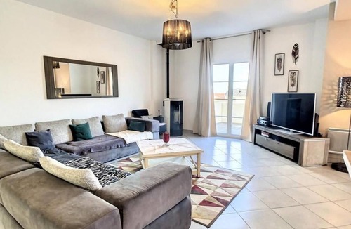 Algajola Villa | Large 6-bedroom house with heated pool 50 metres from the beach