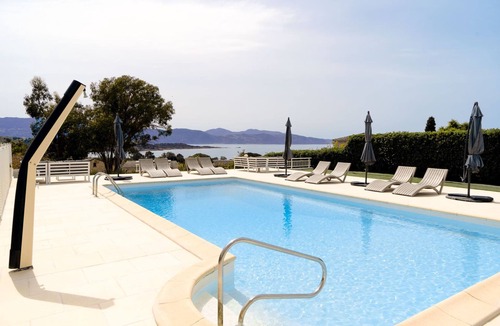 Sagone House | Large 8 bedroom house, beach on foot, sea view, swimming pool