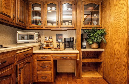 Kernville House | Large and Cozy Kernville Cabin w/2 Wraparound Porches Near Kern River
