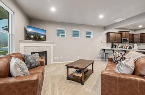 Ponderay House | Large Cottage Near Downtown, Beach & Skiing #116