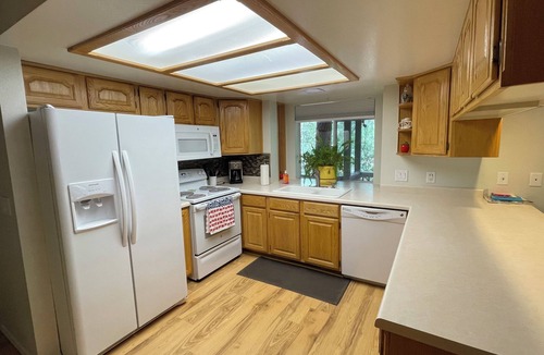 Strawberry House | Large home that is Family friendly and pet friendly non smoking home
