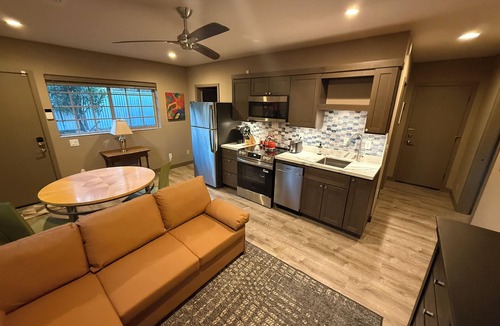 Alhambra Apartment | Large One Bedroom Casita in Midtown Phoenix