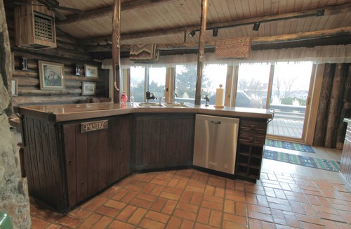 Ralston House | Large, Private & Charming retreat is ultimate upscale stay near Cody, Y.S. Park