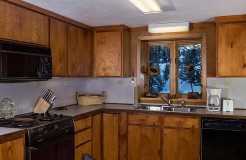 Cooke City-Silver Gate House | Large Private house, removed from other cabins. Situated in the town of Silver Gate, Montana
