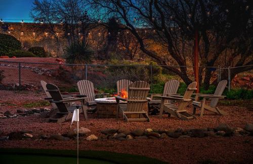 Oak Creek House | Large Sedona Property with Private Pool! 7 Bedrooms!