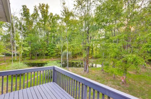 New Albany House | Large Yard w/Pond: Family Retreat in New Albany!