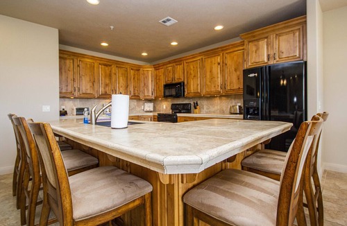 St. George Condo | Las Palmas All Inclusive Amenities Resort | Desert Views | Open Layout | 2003