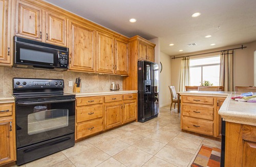 St. George Condo | Las Palmas All Inclusive Amenities Resort | Desert Views | Open Layout | 2003