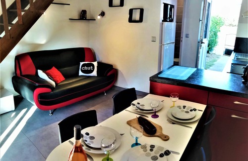 Poggio-Mezzana Villa | LAST-MINUTE SALE. Beautiful, air-conditioned villa with a garden; the beach is 100 meters away.