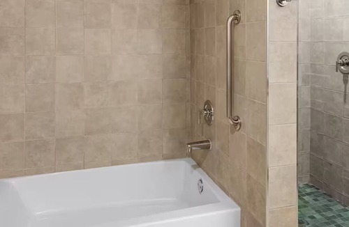 South Scottsdale Resort | LAST MINUTE SPECIAL! 1 BEDROOM "PRESIDENTIAL" DELUXE UNIT IN SCOTTSDALE RESORT!
