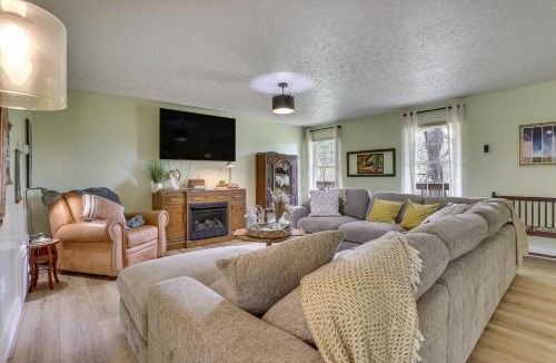 Laurelville House | Laurelville Home w/Hot Tub & Fire Pit