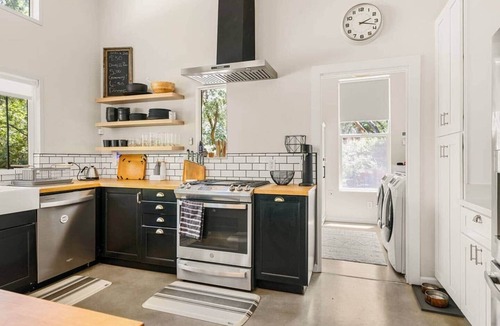 Cloverdale House | Lazy Coyote Ranch: 3bd 2ba, + pool on 42 acres