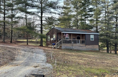 Wallingford House | Lazy Lake Cabin 1! Pet Friendly