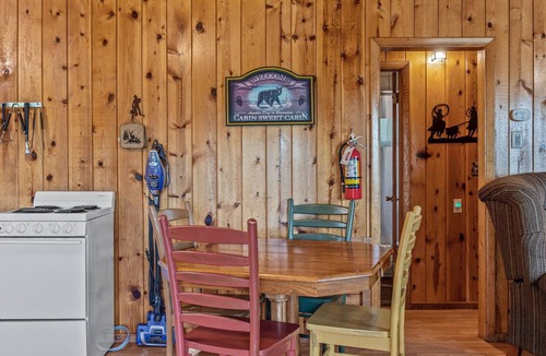 Greer Cabin | Lazy Trout Spruce Cabin