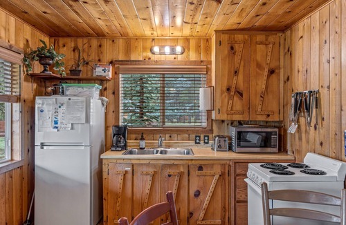 Greer Cabin | Lazy Trout Spruce Cabin