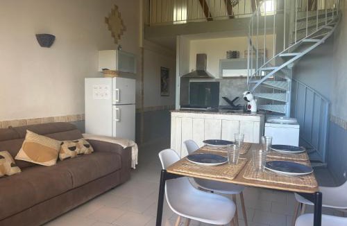 L'Ile-Rousse Apartment | Le Rocher - Appt pour 6 climatisé avec piscine