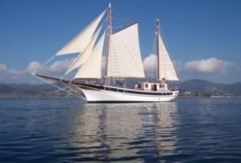 Mesolongi Boat Rental | Le SUZANNA