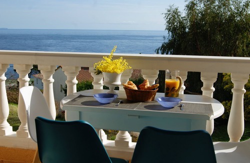 Santa-Severa House | Les Lauriers, Independant house overlooking the sea and the port of Santa Severa