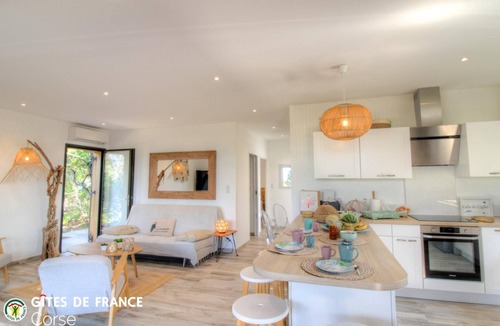 Coti-Chiavari House | Les Pieds dans l'eau