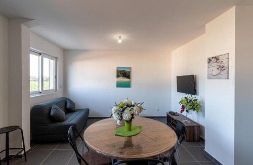 Tallone Apartment | Les Terres Rouges