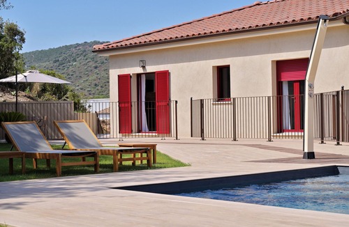 Oletta Villa | Les volets rouges - luxury villa with swimming pool - Oletta St FLorent - Pegonia