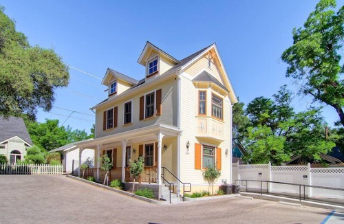 Paso Robles Condo | Lewis Loft-Just Steps to Downtown Paso Robles! Updated to Two Bedroom Suites!