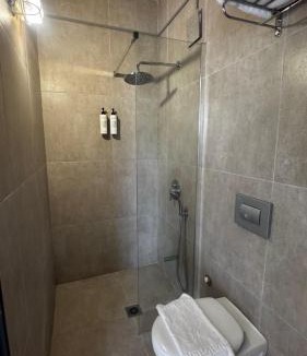 Tingaki Hotel | Li Mango