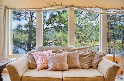 Liberty Lake House | Liberty Lodge - Waterfront Home with Beds for 20