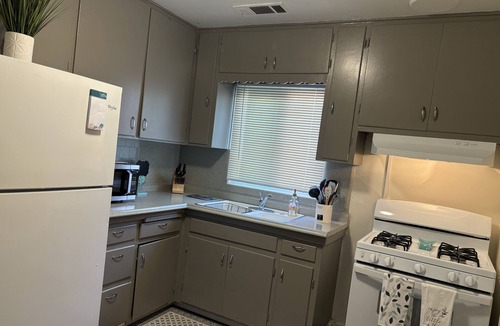 Hanford Apartment | Lighthouse Inn