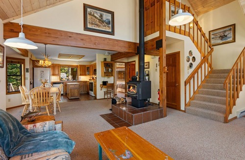 Lazy Acres House | Lionhead Retreat - A wonderful home located outside of West Yellowstone