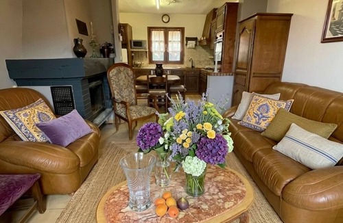 Aullene House | Little house in mountains village