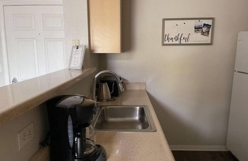 Little Italy Apartment | Little Italy 1 BDR - Cozy & Stylishn