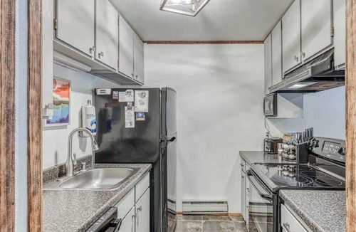 Shaver Lake Condo | Little Ski Lodge-Across from Pool, Spa & Sauna!