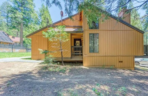 Shaver Lake Condo | Little Ski Lodge-Across from Pool, Spa & Sauna!