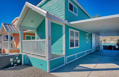 Parker Strip House | Livin' the dream, Front Row! Roadrunner Resort