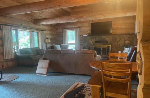 Boundary County House | Living Well Lodge with Panoramic Views