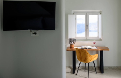 Imerovigli Villa | Located at the breathtaking caldera of Imerovigli