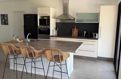 Figari House | Location D'une Villa Climatisée Avec Piscine et Terrain de Pétanque à Figari
