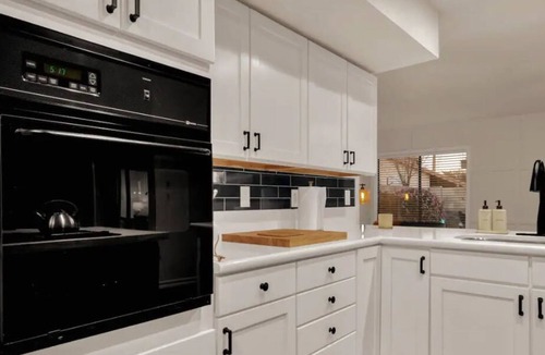 Eastwood House | Location! Golf Spa Shopping Stay in the heart of Scottsdale!