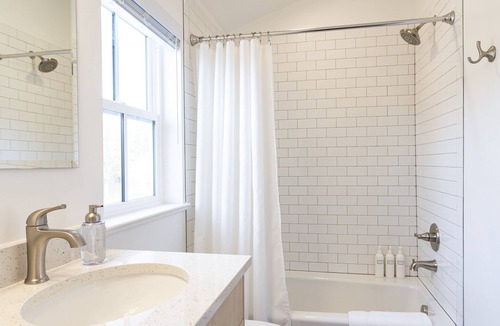 Ephraim House | Loft Haus: A Modern Retreat Near Snow College