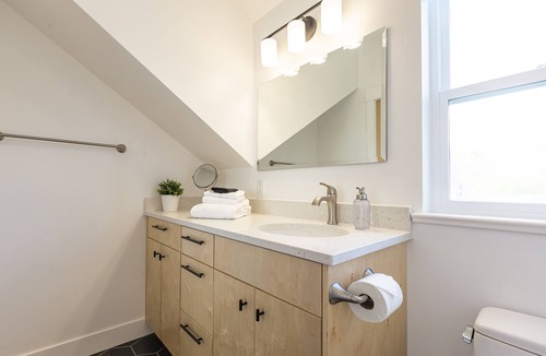 Ephraim House | Loft Haus: A Modern Retreat Near Snow College
